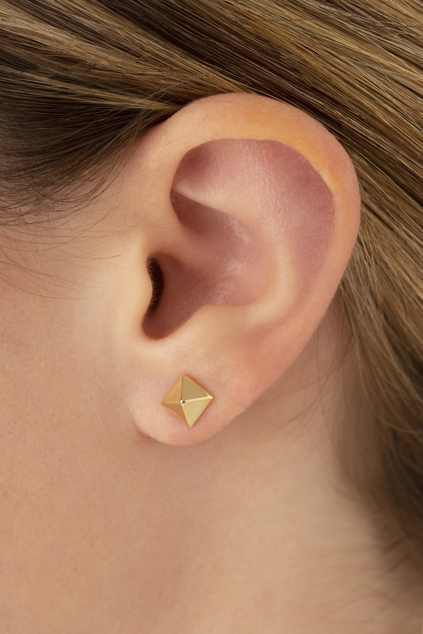 14K Yellow Gold 6mm Pyramid Post Earrings (5169648336940) (10221067796673)